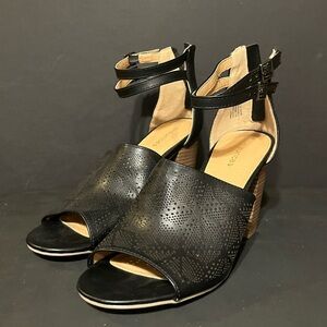 Maurice's Black Heels